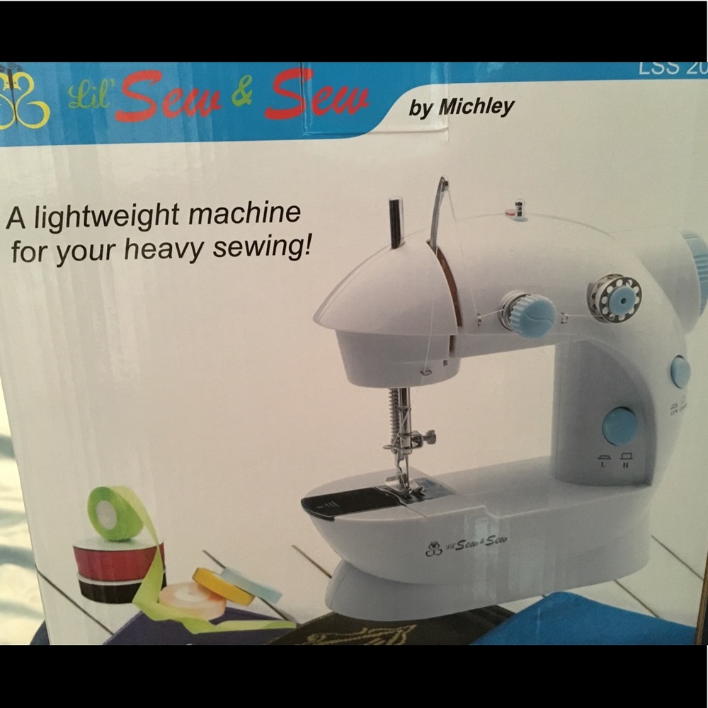 Sewing Machine Kids/Beginners Plug in or Batteries